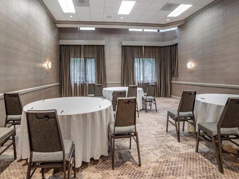 Sheraton Suites Wilmington image