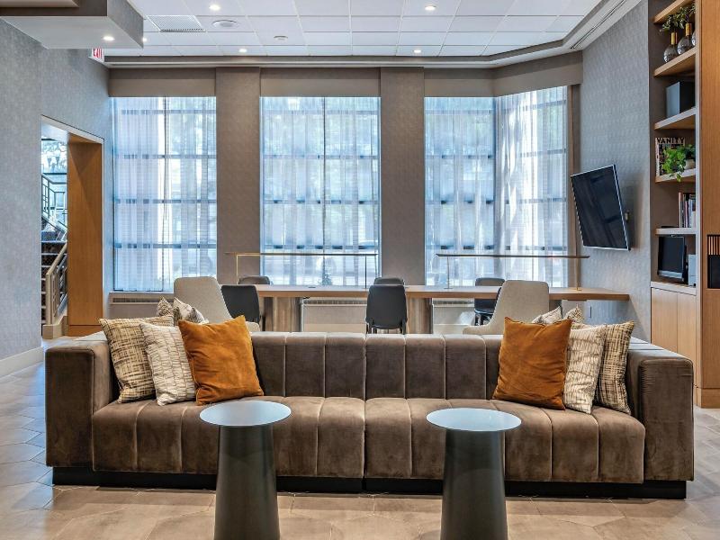 Sheraton Suites Wilmington image