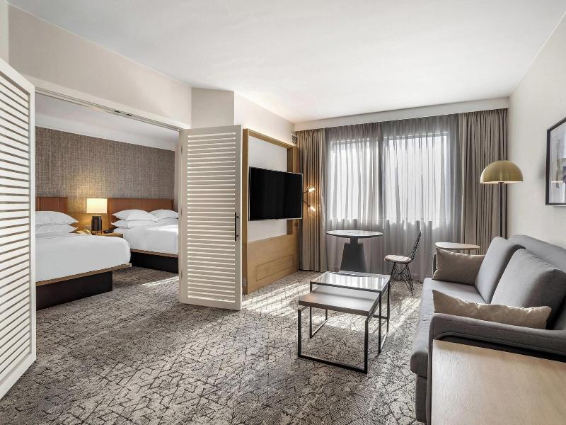Sheraton Suites Wilmington image