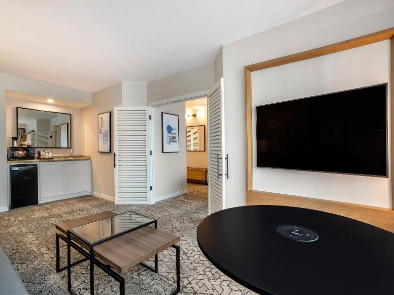 Sheraton Suites Wilmington image