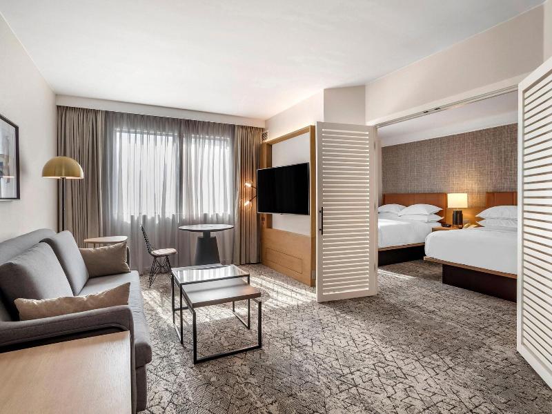 Sheraton Suites Wilmington image