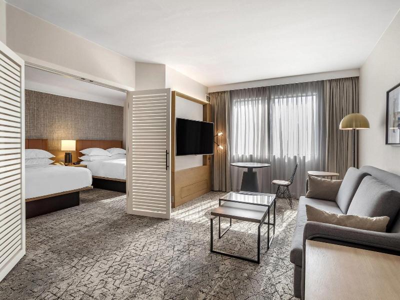 Sheraton Suites Wilmington image