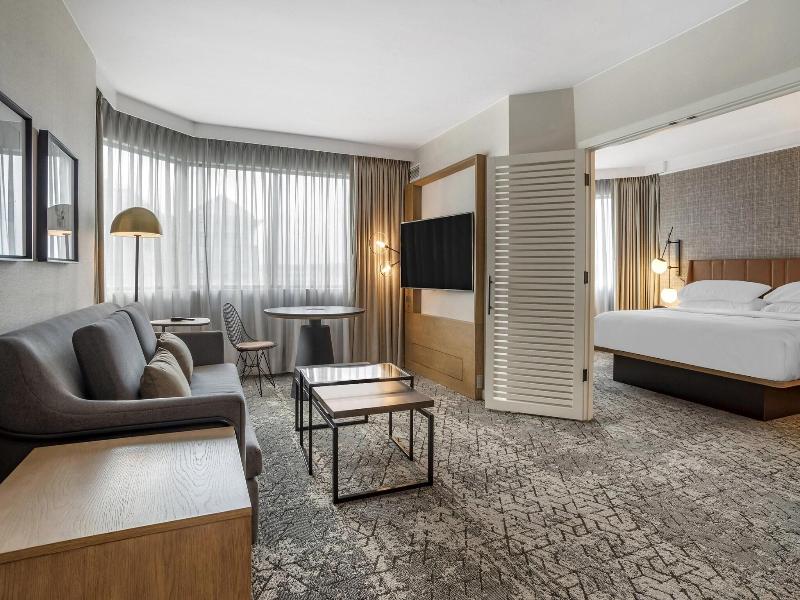 Sheraton Suites Wilmington image