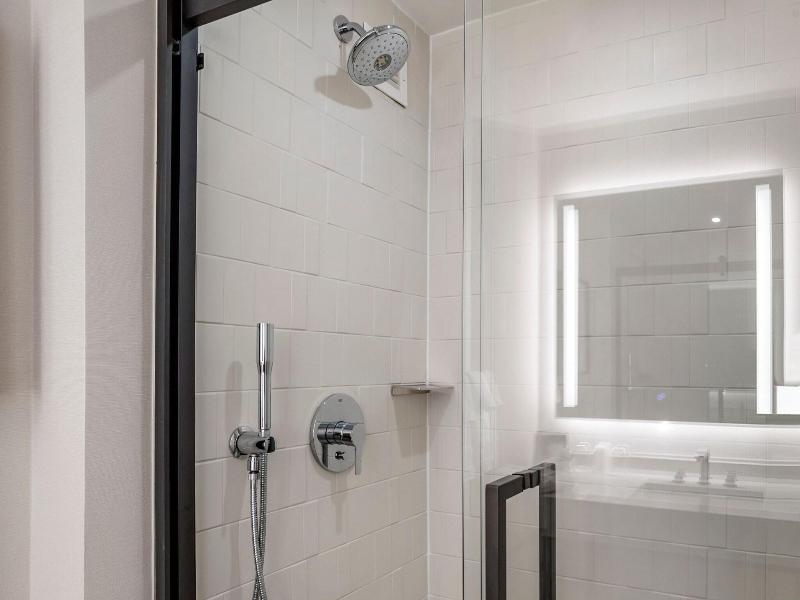 Sheraton Suites Wilmington image