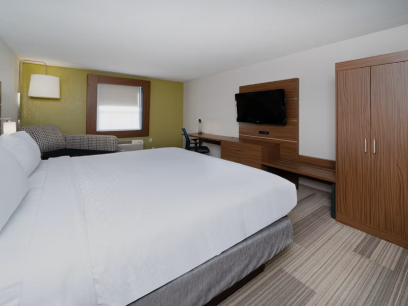 Holiday Inn Express Prince Frederick image