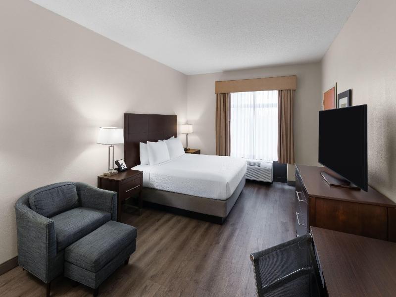 Wingate By Wyndham Destin image