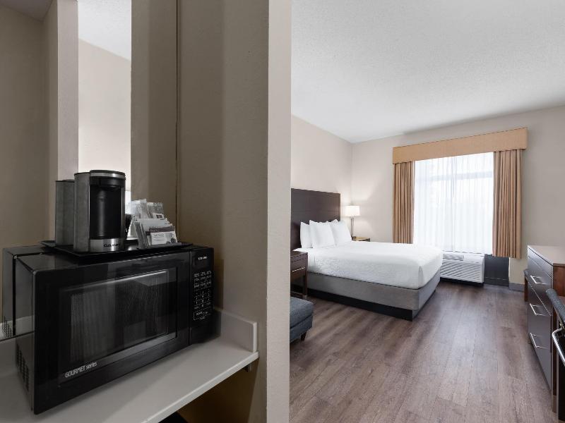 Wingate By Wyndham Destin image