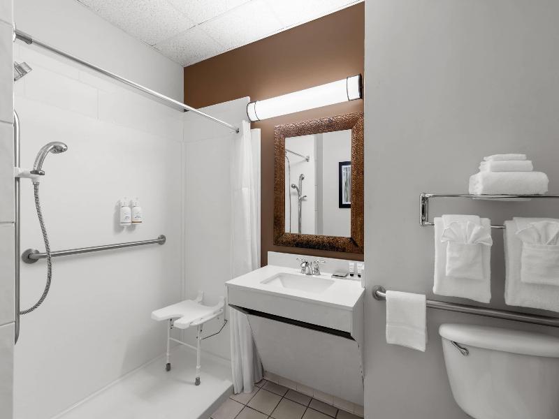 Wingate By Wyndham Destin image