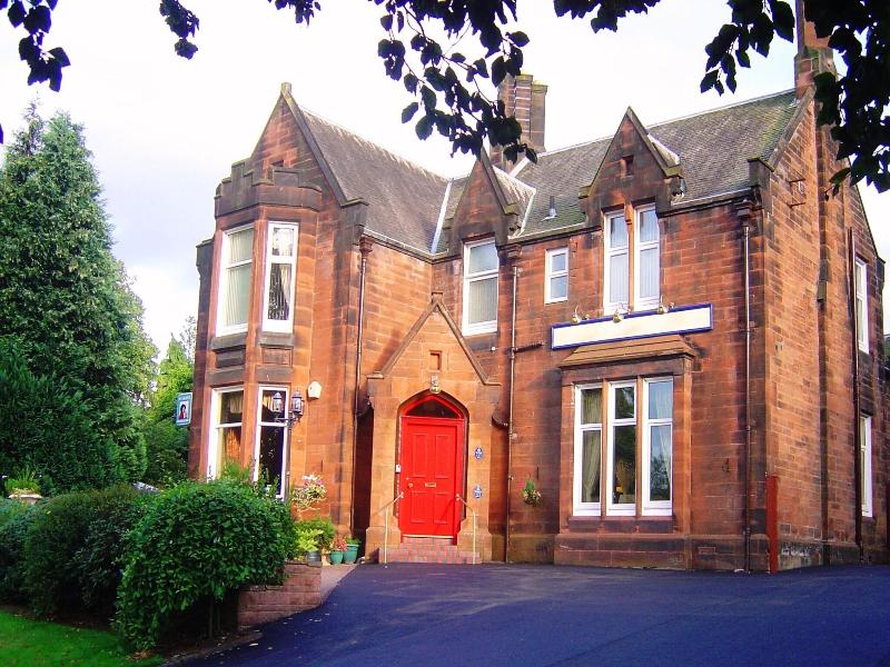 Huntingdon House image