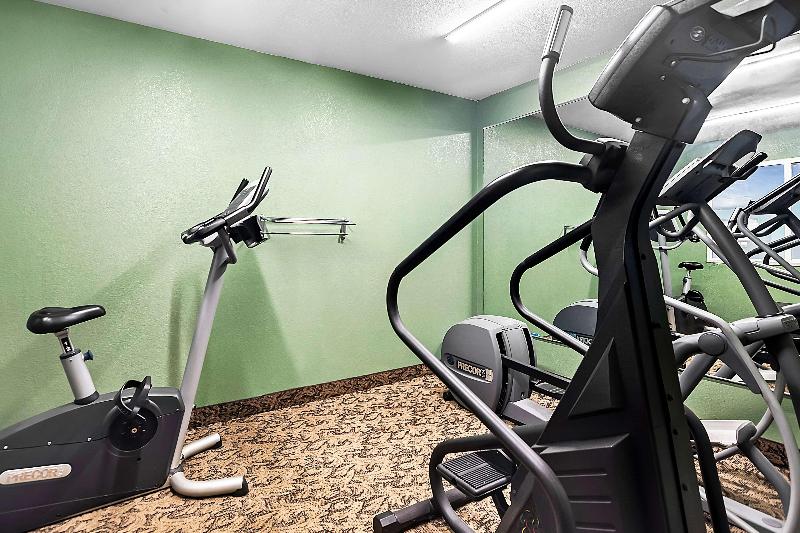 SureStay Plus Hotel by Best Western Bettendorf image