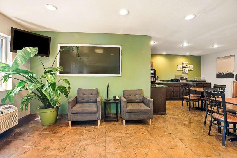 SureStay Plus Hotel by Best Western Bettendorf image