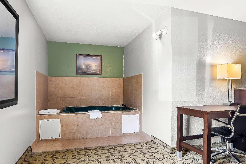 SureStay Plus Hotel by Best Western Bettendorf image