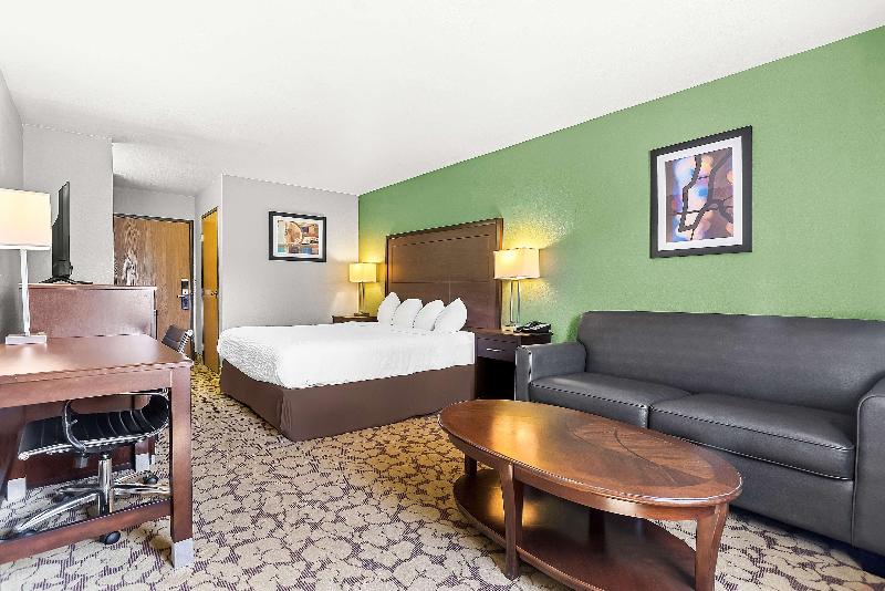 SureStay Plus Hotel by Best Western Bettendorf image