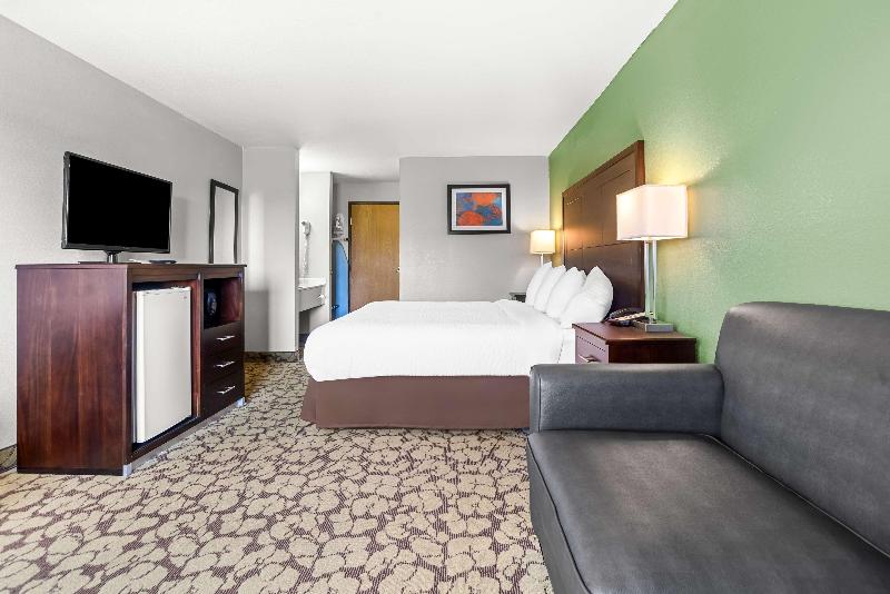 SureStay Plus Hotel by Best Western Bettendorf image