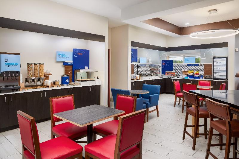 Holiday Inn Express & Suites Bonifay image