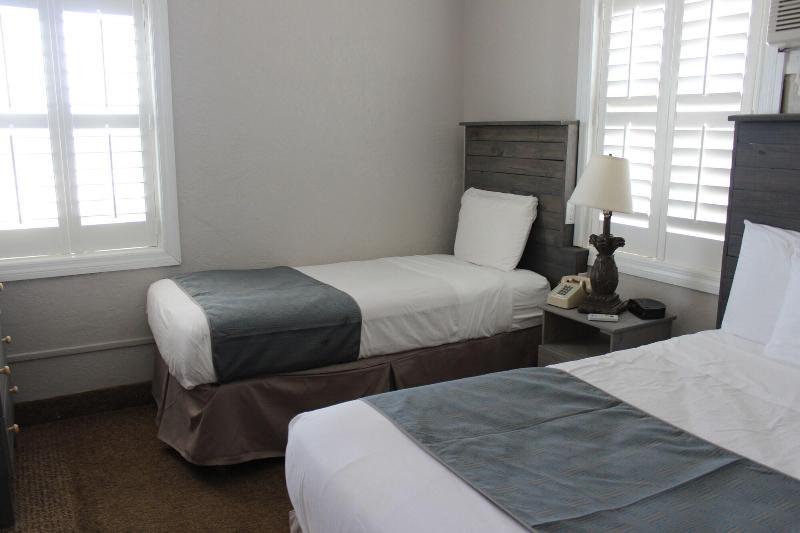 Daytona Shoreline All-Suites Inn — photo 92