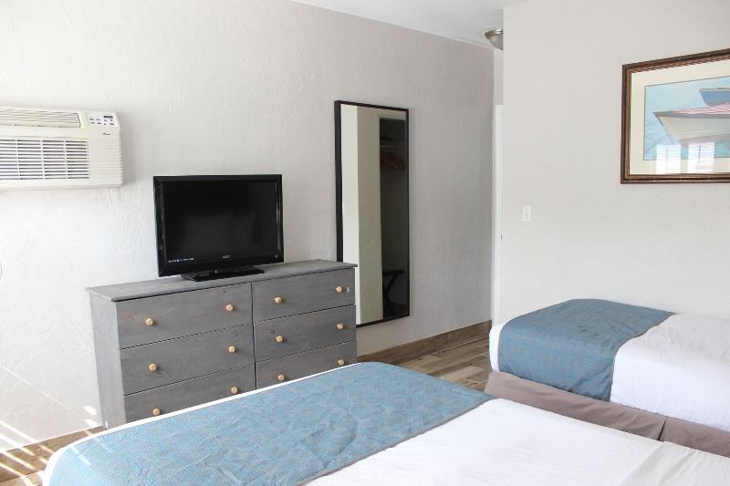 Daytona Shoreline All-Suites Inn — photo 114