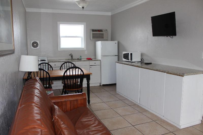 Daytona Shoreline All-Suites Inn — photo 21