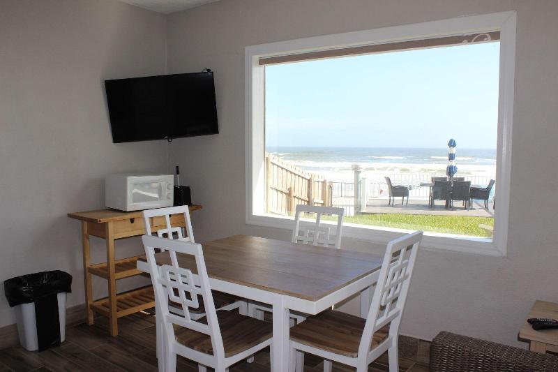 Daytona Shoreline All-Suites Inn — photo 23
