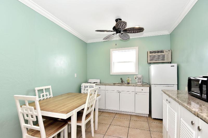 Daytona Shoreline All-Suites Inn — photo 79