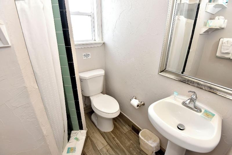 Daytona Shoreline All-Suites Inn — photo 151