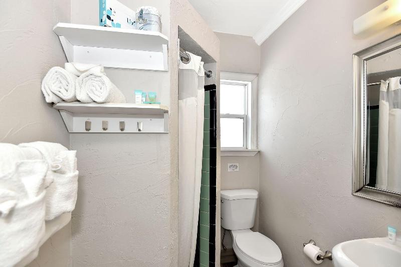 Daytona Shoreline All-Suites Inn — photo 154