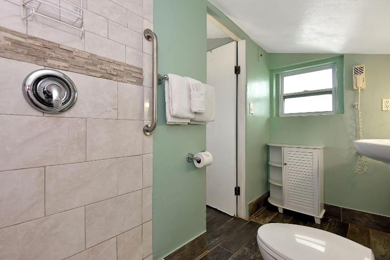 Daytona Shoreline All-Suites Inn — photo 121
