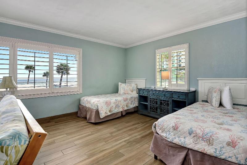 Daytona Shoreline All-Suites Inn — photo 129