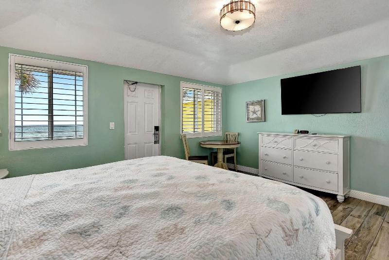 Daytona Shoreline All-Suites Inn — photo 32