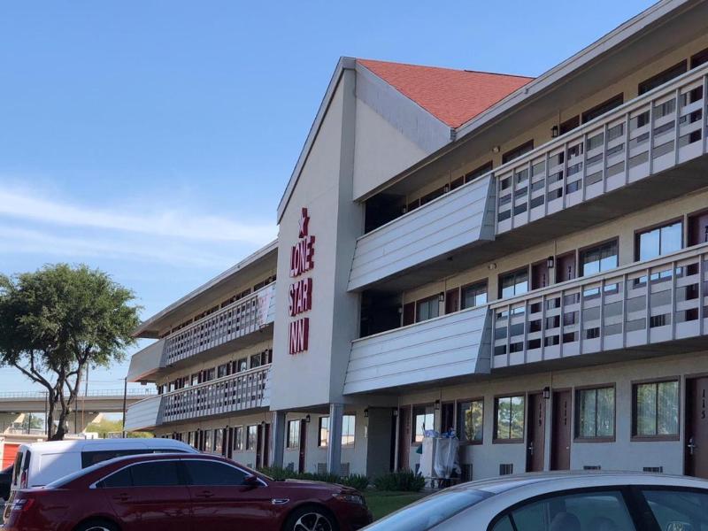 Lone Star Inn image