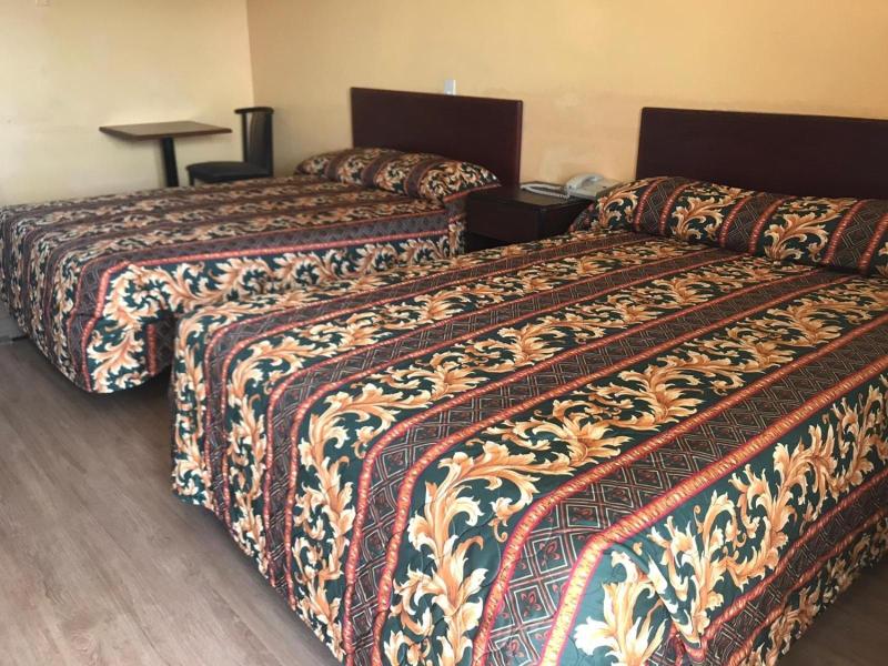 Lone Star Inn image