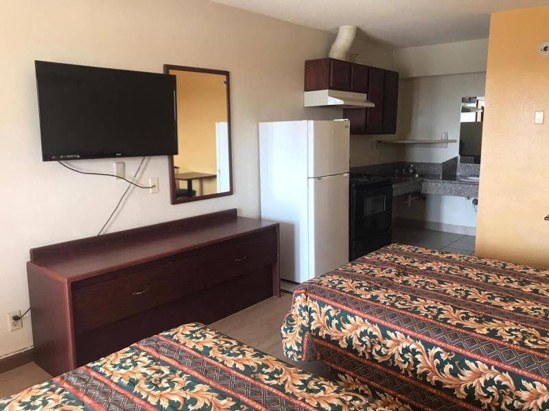Lone Star Inn image