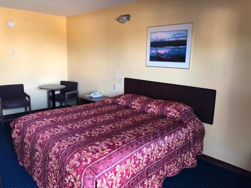 Lone Star Inn image