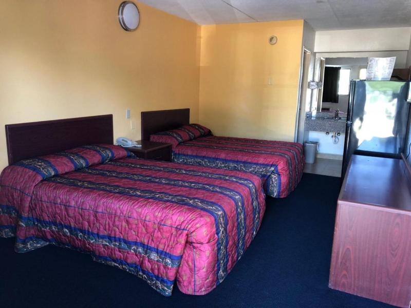 Lone Star Inn image