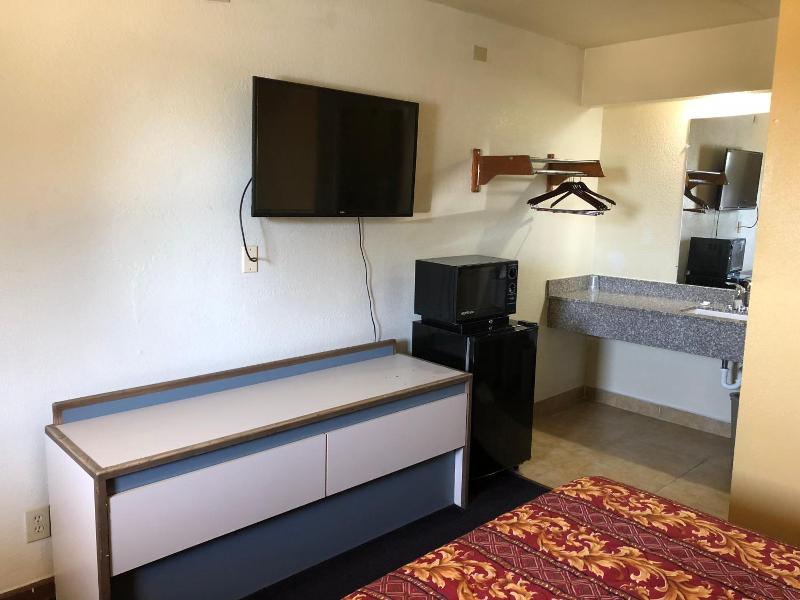 Lone Star Inn image