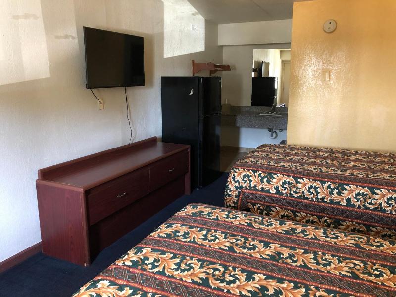Lone Star Inn image