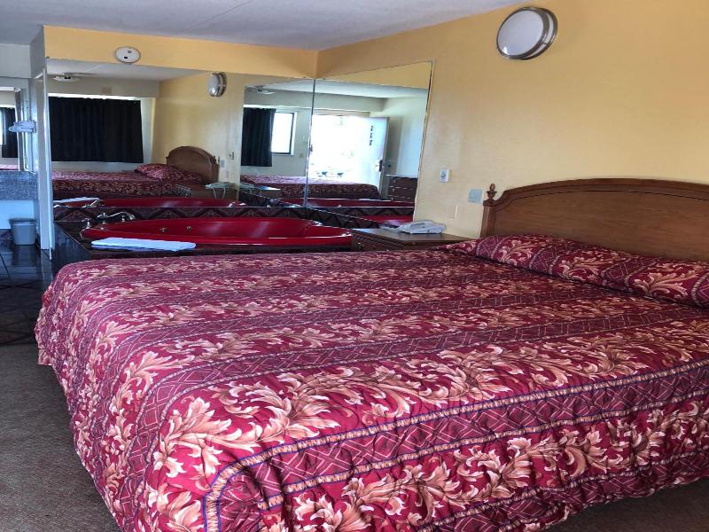 Lone Star Inn image