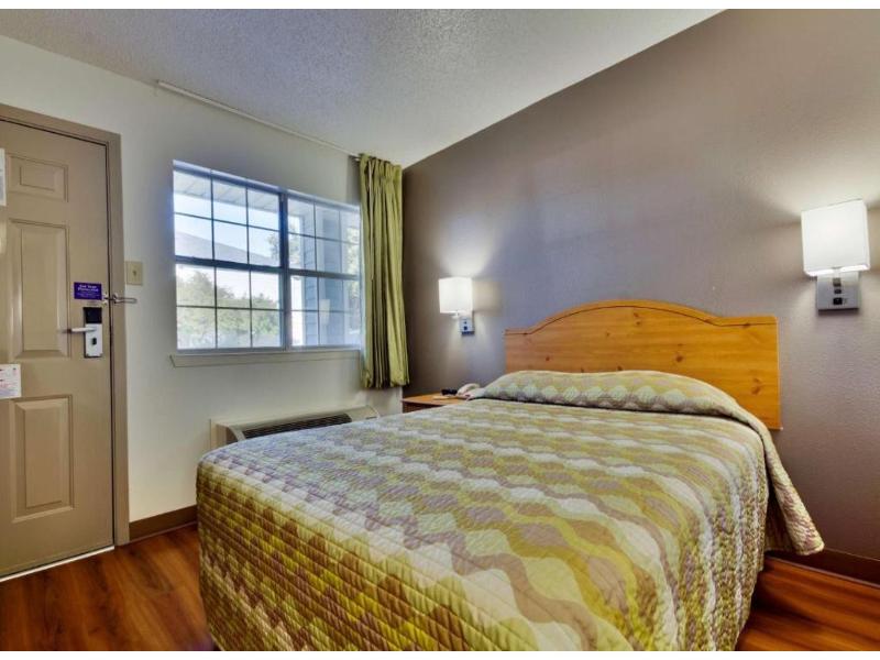 Studio 6-Dallas, TX - Garland - Northeast GA image