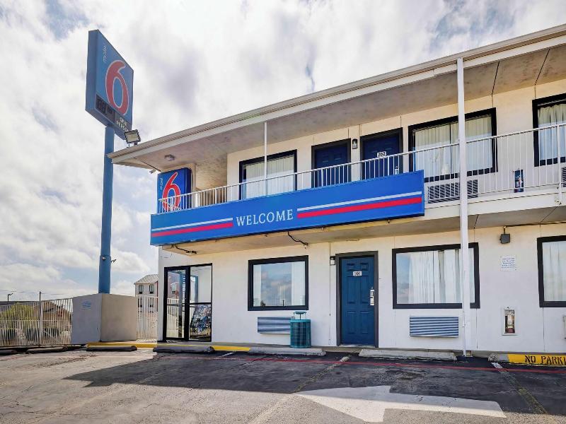 Motel 6 Denton - UNT image