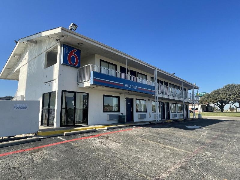 Motel 6 Denton - UNT image