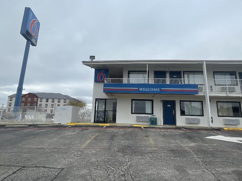 Motel 6 Denton - UNT image