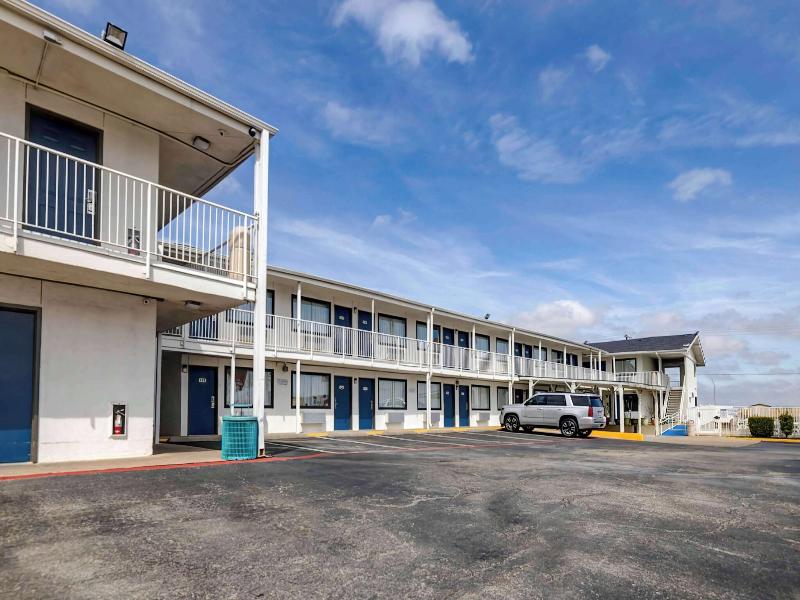 Motel 6 Denton - UNT image