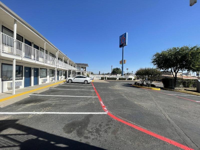 Motel 6 Denton - UNT image
