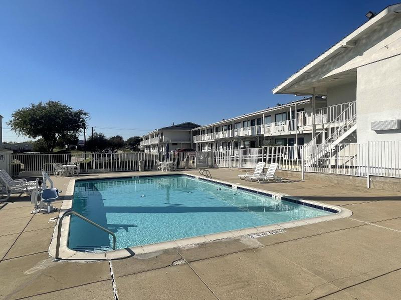 Motel 6 Denton - UNT image