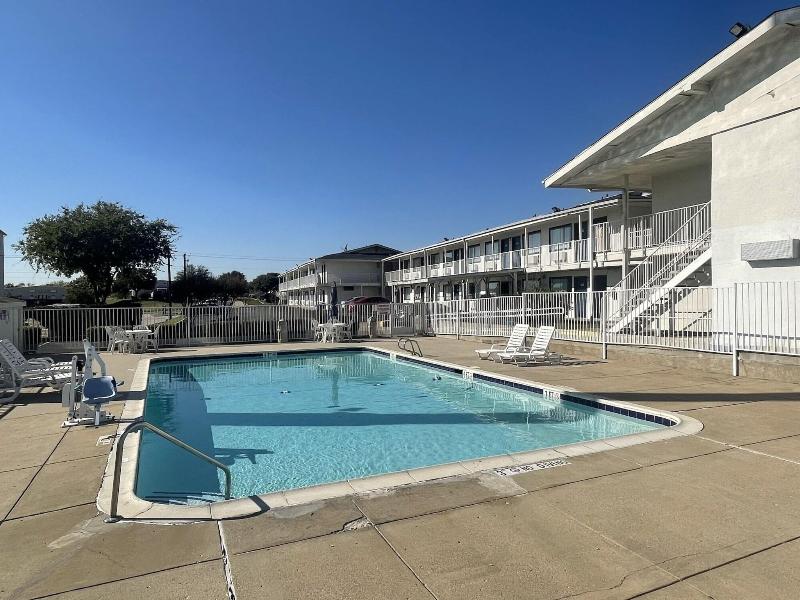 Motel 6 Denton - UNT image