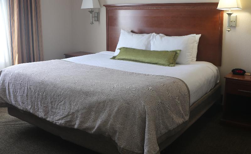 Candlewood Suites Fredericksburg 5