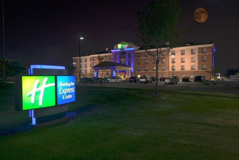 Holiday Inn Express Detroit North - Troy