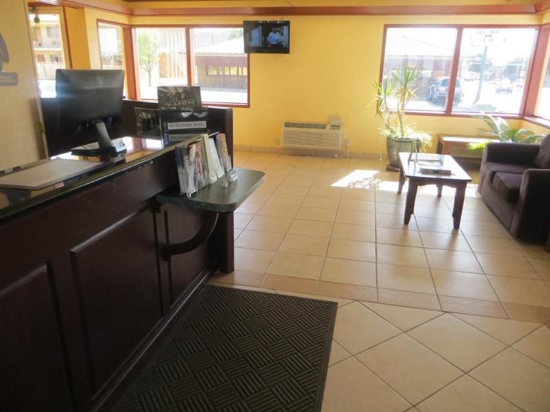 Travelodge by Wyndham Dodge City