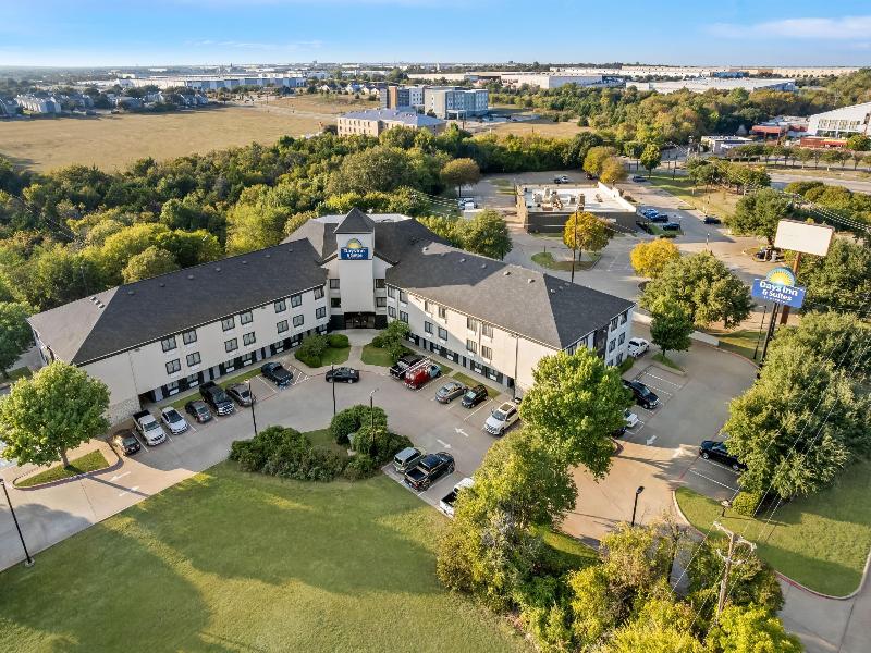 Days Inn & Suites by Wyndham DeSoto image