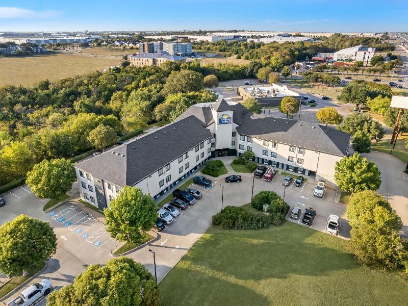 Days Inn & Suites by Wyndham DeSoto image